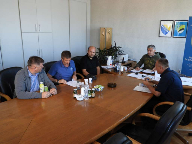 Potpisani ugovori o sufinansiranju gradnje šest spomen-obilježja poginulim braniteljima na području TK