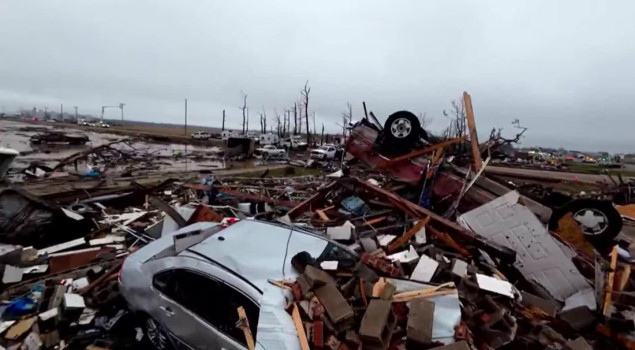 Najmanje 16 mrtvih od tornada, poplave pogodile Srednji zapad i južne američke države