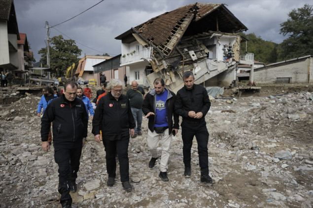 Turska šalje stambene kontejnere i generatore