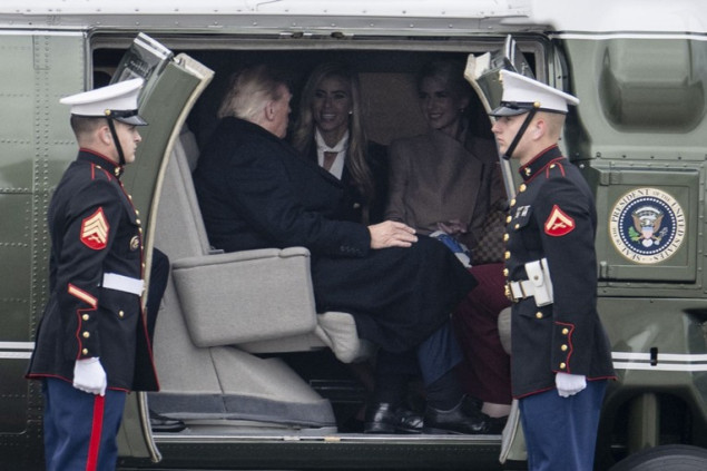 Fotografija iz Trumpovog helikoptera otkrila više od osmijeha: U pozadini i priča o lobiranju za RS Fotografija iz Trumpovog helikoptera otkrila više od osmijeha: U pozadini i priča o lobiranju za RS