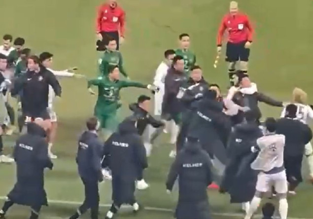 Sedam igrača i trenera suspendovano nakon tuče na utakmici azijske Lige šampiona