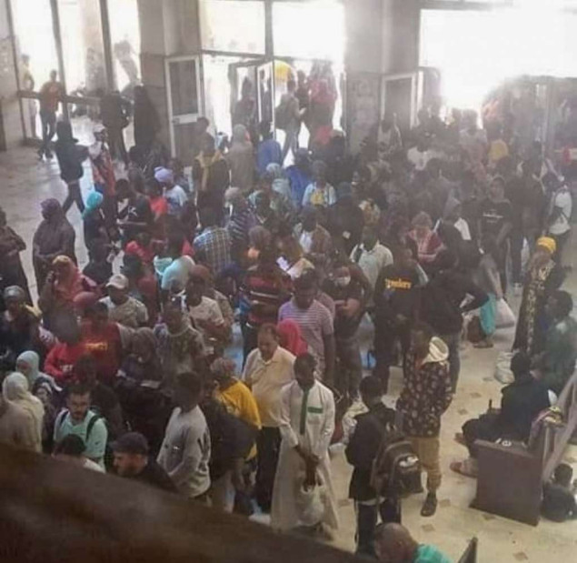 Tunižani napadaju afričke migrante, desetine protjeranih