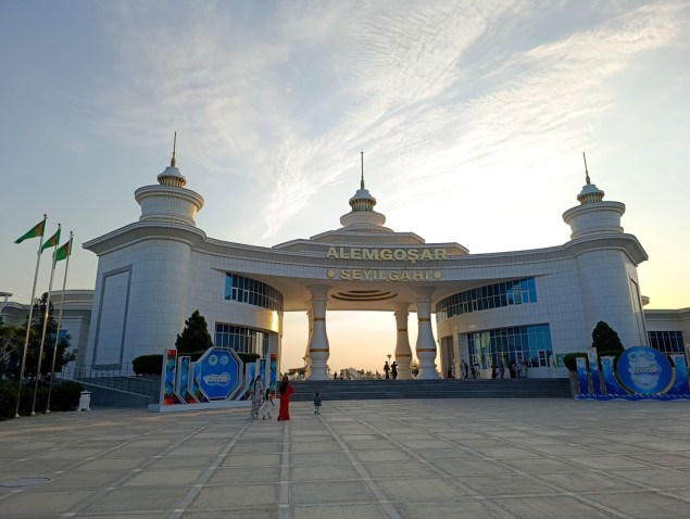 Avaza, turistička oaza Turkmenistana na obali Kaspijskog mora