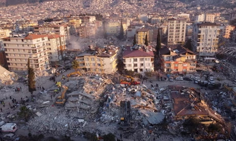 U Turskoj počelo suđenje zbog urušavanja zgrada u zemljotresu
