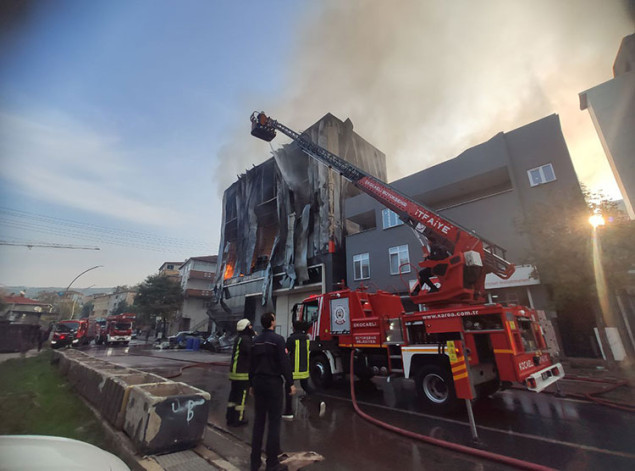 Šest osoba poginulo u požaru skladišta parfema u sjeverozapadnoj Turskoj
