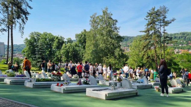 Tuzla obilježava 31 godinu od zločina na Kapiji - Sve je manje roditelja, sve je više negatora