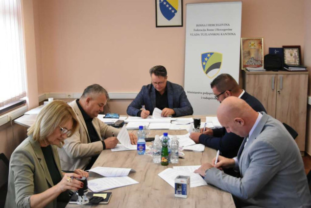 Izdvojeno 843.000 KM za rješavanje problema vodosnabdijevanja u tri lokalne zajednice u TK