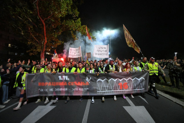 Novi Sad danas staje u tišini – Komemoracija žrtvama tragedije na željezničkoj stanici