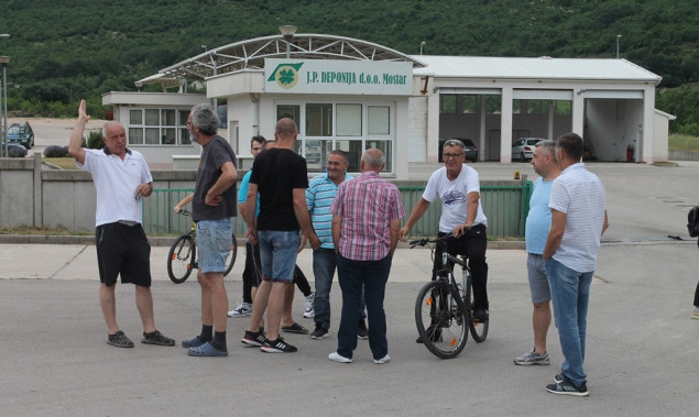 Simbolični protest u Mostaru: Građani na deponiji Uborak tri godine nakon prve blokade