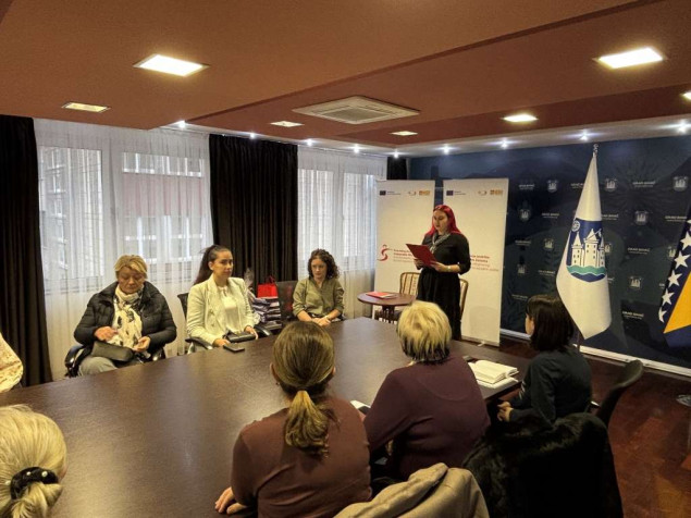 Potpisani ugovori za EU podršku ranjivim ženama u deset lokalnih zajednica u BiH