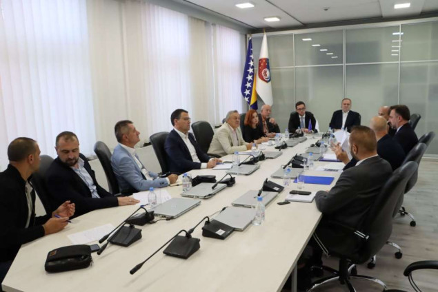 Uk i Pandurević sa direktorima komunalnih preduzeća: Zajedničkim pristupom do održivih rješenja