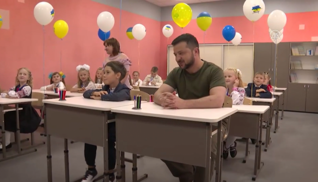 U Ukrajini počela nova školska godina: Zelenski posjetio djecu u Irpinu