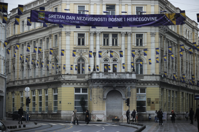 Ulice Sarajeva i drugih gradova okićene zastavama BiH uoči obilježavanja Dana nezavisnosti