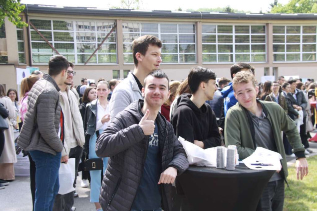 Zenički univerzitet u prvom roku upisao 486 brucoša, u drugom roku konkurs za preostalih 376 mjesta