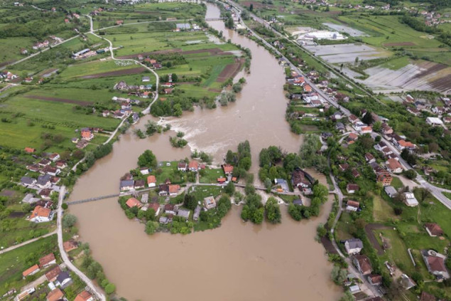 Na području USK obilne padavine i dalje stvaraju brojne probleme