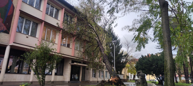 Olujno nevrijeme zahvatilo više bh. gradova, u Bratuncu povrijeđena učenica