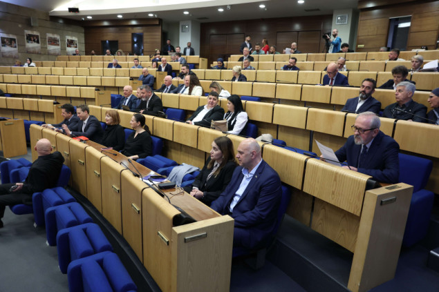 Zastupnici raspravljaju o fiskalnoj reformi