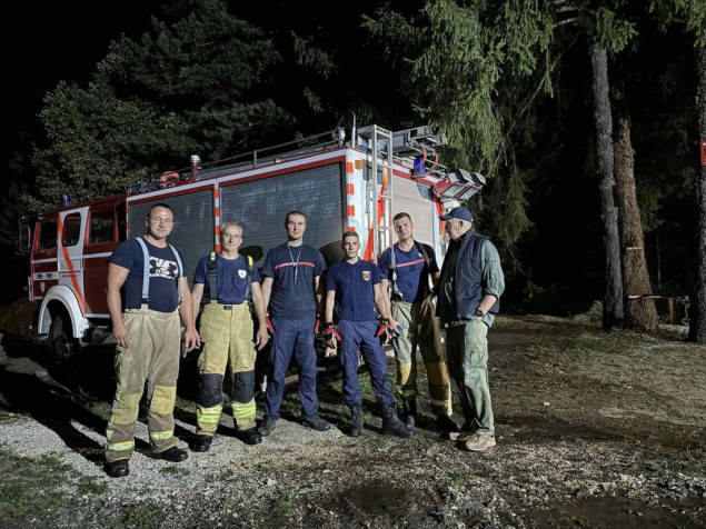 Vatrogasci na planini Konjuh danas očekuju pomoć helikoptera Oružanih snaga
