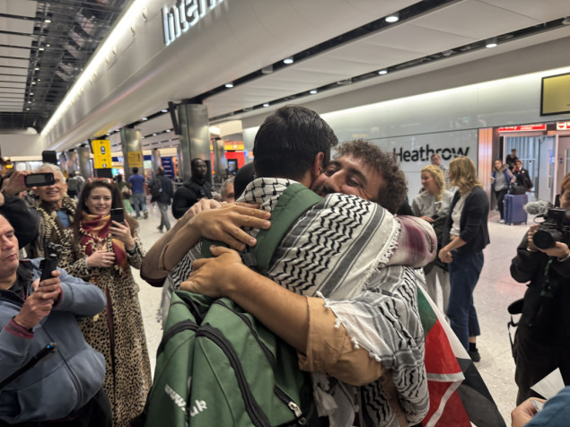 Četvero britanskih aktivista s flotile za Gazu stiglo u Veliku Britaniju