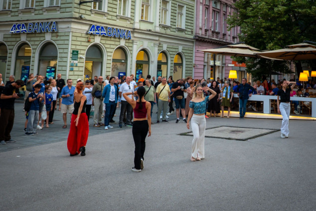 Umjetnice i umjetnici NP Sarajevo iznenadnim nastupom najavili specijalni program "Kultura na ulice 2026!"