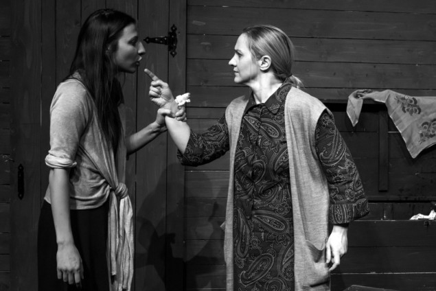 Sutra na sceni SARTR-a predstava "Prst"