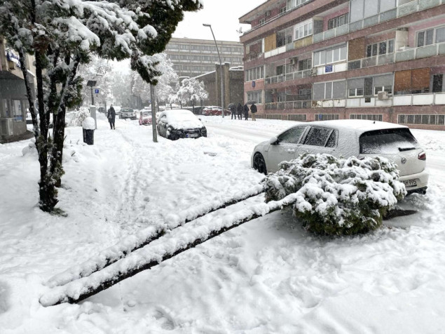 Zbog snijega otežan saobraćaj u ZDK-u, zabilježeno 14 nezgoda