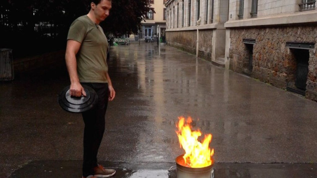 Profesor zbog loše urađenih radova iste spalio, sada se suočava sa zatvorskom kaznom