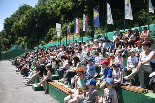 U Visokom održana manifestacija 'Sportske zvijezde za djecu bez roditelja'