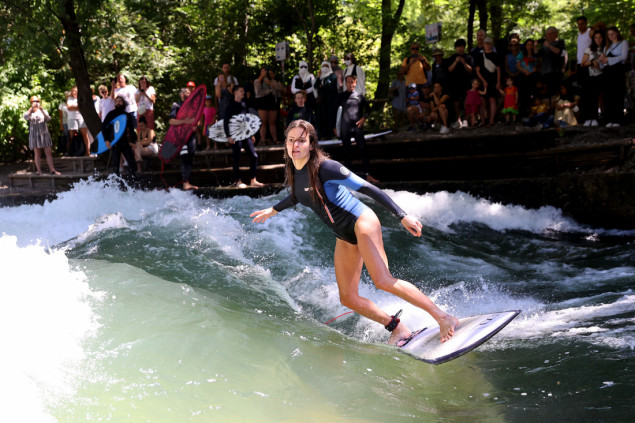 Najposjećeniji vještački val na svijetu: Eisbach u Njemačkoj okuplja ljubitelje adrenalina