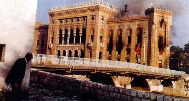 33 godine od razaranja Nacionalne i univerzitetske biblioteke BiH