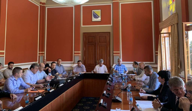 Vlada Brčkog usvojila Odluku o visini novčane pomoći uposlenicima uslijed rasta potrošačkih cijena