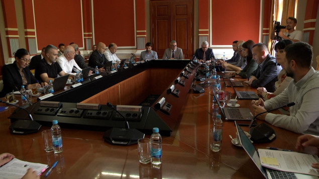 Vlada Distrikta Brčko stipendira srednjoškolce koji upišu deficitarna zanimanja