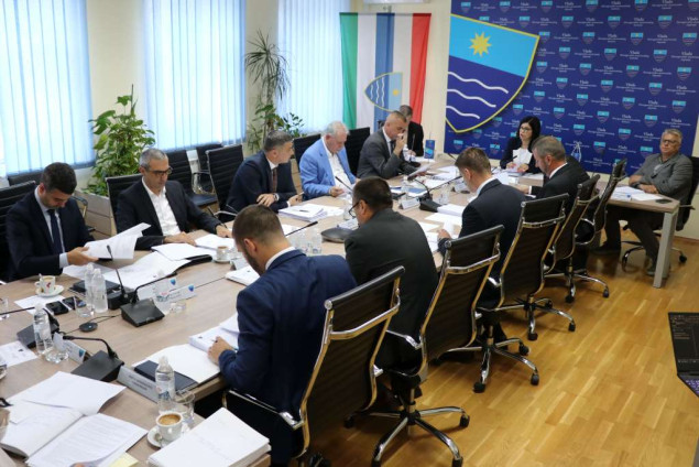 Vlada HNK sindikatima zdravstva: Komunikaciju s ulice premjestite za pregovarački stol