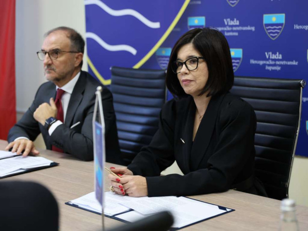 Vlada HNK ponudila dodatnih 27 milijuna maraka zaposlenicima u zdravstvu kroz dvije godine