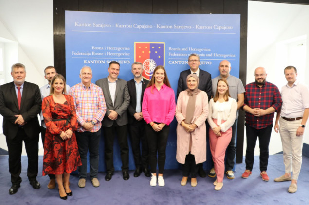 Vlada KS ugostila evropsku prvakinju Lanu Pudar: Najavljen nastavak podrške našoj najboljoj plivačici