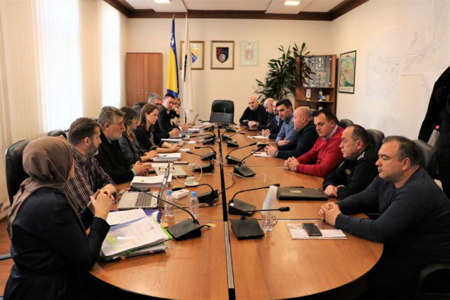 Vlada KS i sindikati: Uposlenicima koji primaju plaću iz budžeta dodatak na plaću 100 KM