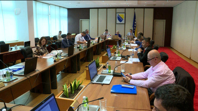 Reakcije na odluku Vijeća ministara BiH o izdvajanju blizu 70 miliona za kupovinu zgrade UIO-a BiH