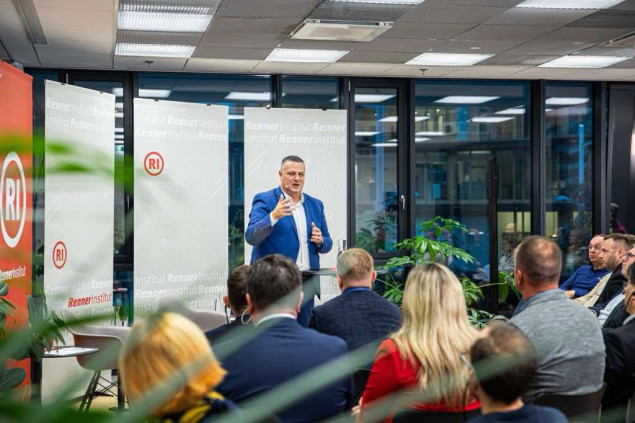Mijatović na panelu SDP Austrije u Beču: Teško je ići naprijed na evropskom putu ako su vam vezane i ruke i noge