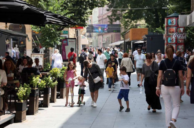 Sunčano vrijeme, u drugom dijelu dana lokalni pljuskovi i grmljavina