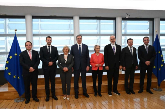 Vučić na radnom ručku u Bruxellesu: Srbija ostaje posvećena europskom putu