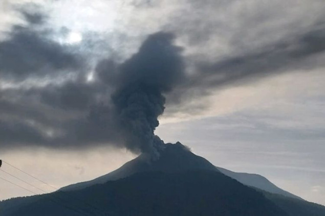 Nakon erupcije vulkana u Indoneziji evakuisane 1.172 osobe