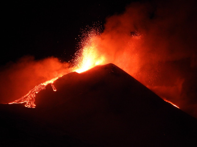 Etna ponovno eruptira strombolijskim eksplozijama