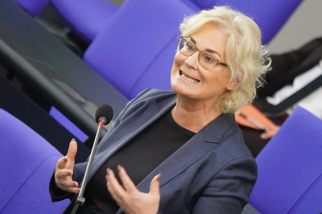 Njemačka će Ukrajini isporučiti oružje, ali ne i tražene tenkove