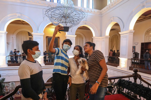 Šri Lanka: Demonstranti odbijaju da napuste rezidencije