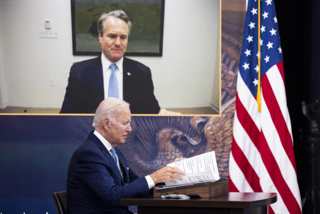 SAD: Ekonomija u porastu, potražnja stagnira