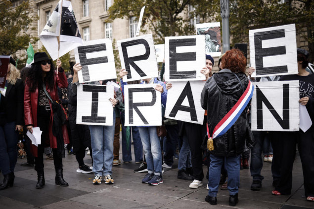 Hiljade ljudi na ulicama Pariza kao podrška iranskim demonstrantima