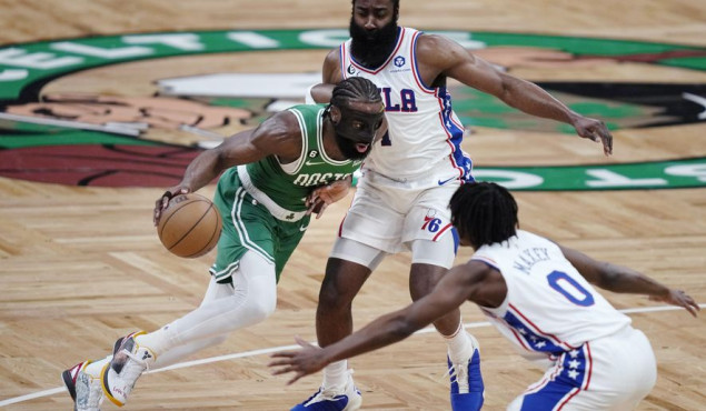Boston ubjedljiv protiv Philadelphie za izjednačenje u polufinalu Istočne konferencije