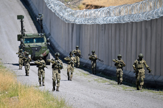 Turska završila izgradnju 204 kilometra sigurnosnog zida na granici s Iranom