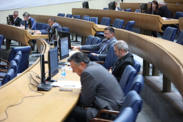 Odbijeno da se po hitnom postupku razmatraju prijedlozi dopuna I. zakona