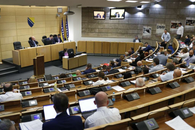 Zastupnici pozivaju Schmidta da im obrati tokom sjednice